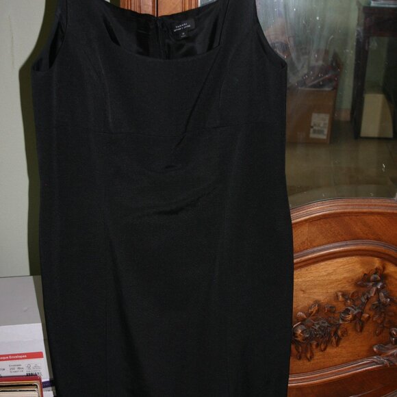 Empire style Tahari black dress - Picture 2 of 4